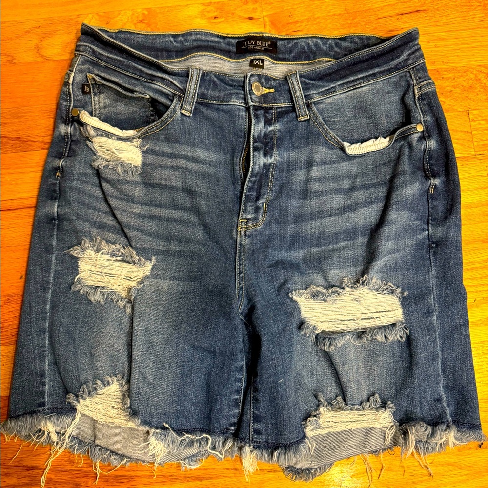Judy Blue 1XL shorts